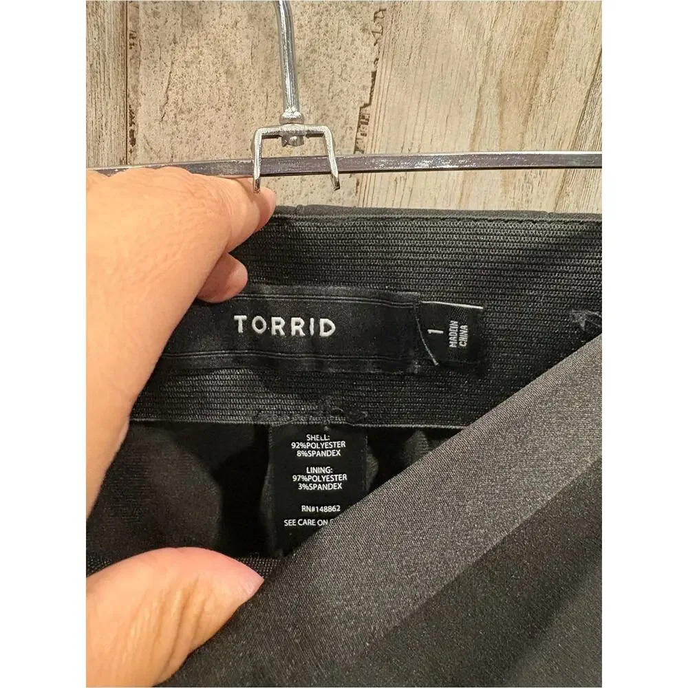 Torrid 3.5” Pull-On Studio Refined Crepe High-Rise Asymmetrical Skort 1X Black